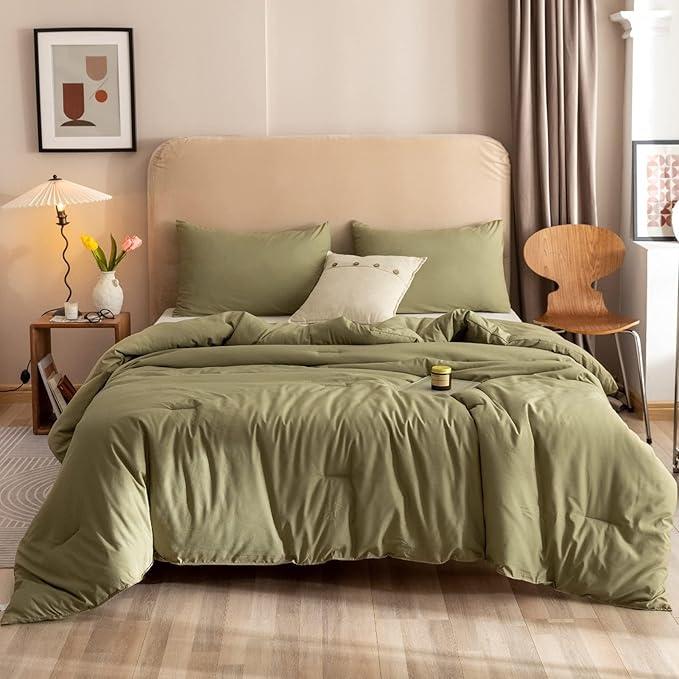 ROSGONIA Oversized King Comforter 120x120, 3pcs Super King Comforter (1 Olive Green Comforter & 2 Pillowcases) Lightweight Warm Bedding Set Quilt