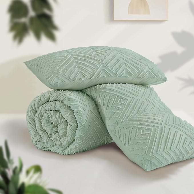 Andency Sage Green Boho Queen Comforter Set, Lightweight and Fluffy Bedding Set for Queen Bed, 3 Pieces Tufted Farmhouse Design for All Seasons (90x90Inches, 1 Comforter and 2 Pillow Shams)