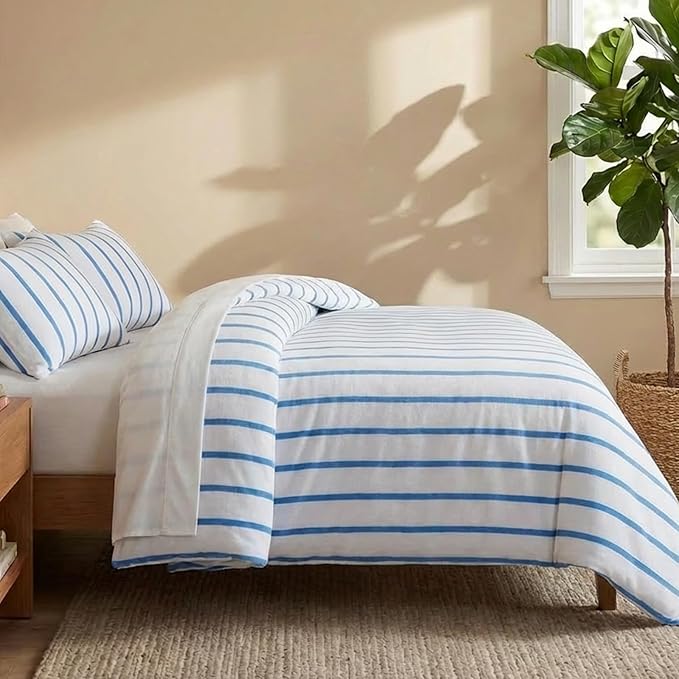 Bedbay Blue Striped Comforter Set Queen Size Microplush Fleece Bedding Set Ultra Soft & Warm Flannel Velvet Comforter Set 3 Pcs Blue White Stripes Pattern Queen Bed Set for All Seasons