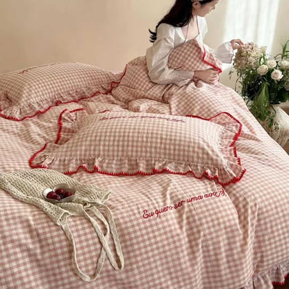 CRUSHIMO Morning Mist Gingham Washed Cotton Duvet Cover Set - Shabby Chic Gingham Plaid Bedding with Ruffle Trim & Triangle Stitching - Ultra Soft Breathable Comforter Cover (Blush Milk, King)