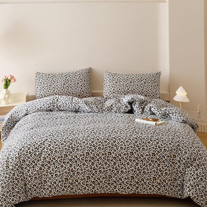 CLOTHKNOW Black Leopard Print Queen Comforter Set 3Pcs Cheetah Bedding Comforter Sets Soft Black Brown Bedding Sets with 2 x Pillowcases Queen Size