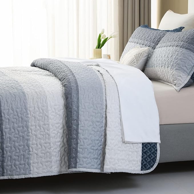 DURLENGEN Quilt Set California King Size 3Pcs,Soft Microfiber Lightweight Bedspread,Blue & Navy Striped Geometric Pattern Coverlet for All Season Layering(Cal King 112x104, Blue Patchwork)