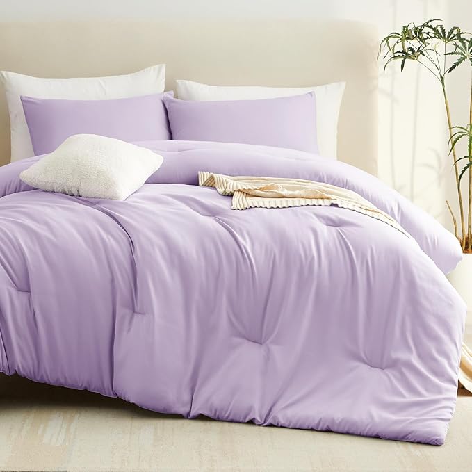 CozyLux Lavender Full Size Comforter Set, 3 Pieces Light Purple Solid Breathable Quilted Boho Bedding Sets, Luxury Fluffy Soft Bed Set with Down Alternative Comforter and 2 Pillowcases for All Season