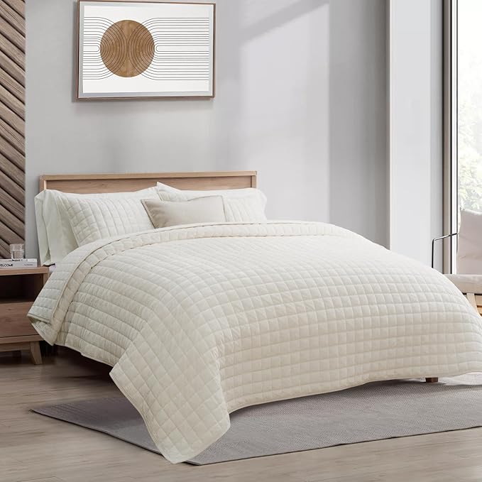 RECYCO Luxury Velvet Quilt Set King Size, Lightweight Velvet Comforter Set, Oversized Bedspread Coverlet Quilted Bedding Set, with 2 Matching Pillow Shams, for All Season, Cream White
