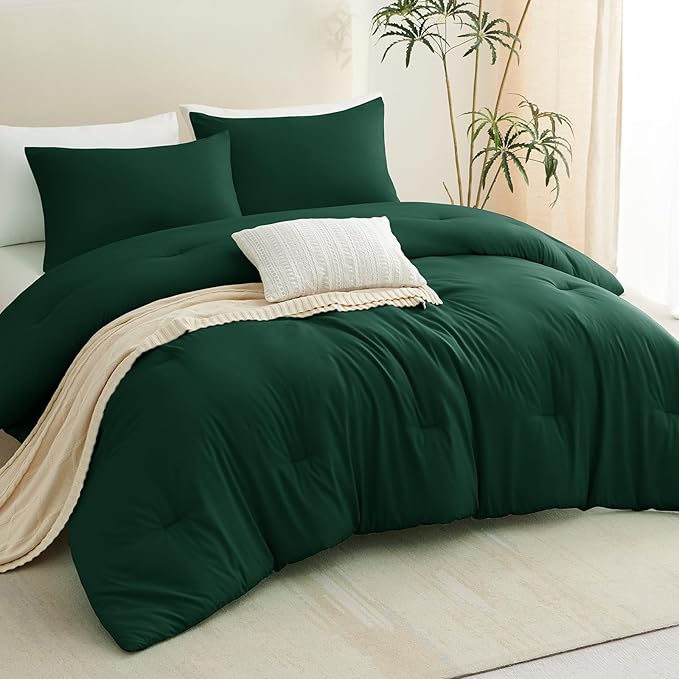 CozyLux Twin/Twin XL Comforter Set Emerald Green, 2 Pieces Twin Extra Long Solid Breathable Bedding Sets College Dorm, Luxury Soft Bed Set with Down Alternative Comforter and 1 Pillowcase All Seasons