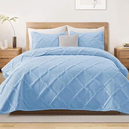 Exclusivo Mezcla Full Queen Size Quilt Set with Modern Striped Pattern, 3 Pieces Lightweight Grayish Blue Quilts Bedding Set, Soft Bedspreads Coverlets for All Seasons