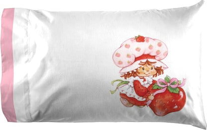 Jay Franco Kids Sheet Set with Fitted, Flat Sheets & Pillow Cover - Ultra-Soft Bedding with Pillowcase for Room Decor, White - Strawberry Shortcake, 4 Piece Queen