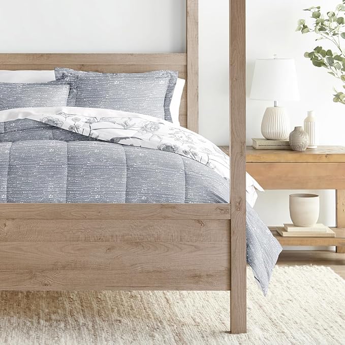 LINENS & HUTCH Comforter Set Patterned Microfiber All Season Down-Alternative Ultra Soft Bedding in Molly Botanicals - King/Cal-King Molly Botanicals Light Blue