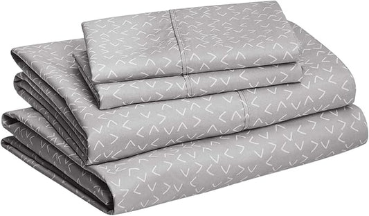 Amazon Basics Lightweight Wrinkle Free, Breathable Brushed Microfiber 4-Piece Bed Sheet Set with 14-Inch Deep Pockets, Full, Gray Arrows, Geometric
