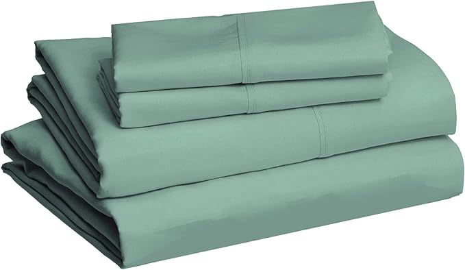 Amazon Basics Breathable Ultra-Soft Wrinkle Resistant Brushed Microfiber 4-Piece Bed Sheet Set with 14-Inch Deep Pockets, King, Emerald Green, Solid