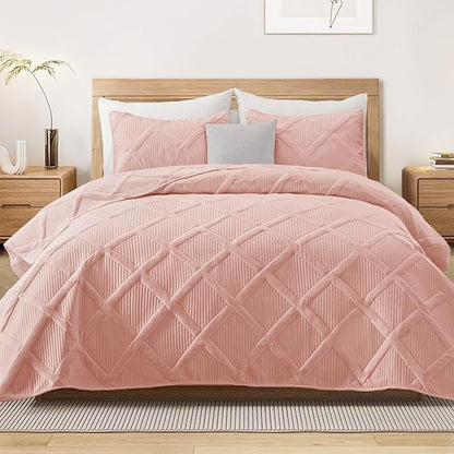 Exclusivo Mezcla King Quilt Set- Blush Pink Quilts Bedding Set with 2 Pillow Shams, Modern King Bedspread with Striped Pattern, Soft Lightweight Bedspreads Coverlets for All Seasons