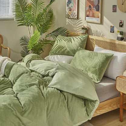 CLOTHKNOW Green Fluffy Full Size Comforter Sets 3Pcs Velvet Bedding Comforter Sets Soft Green Comforter Full with 2 x Pillow Cases