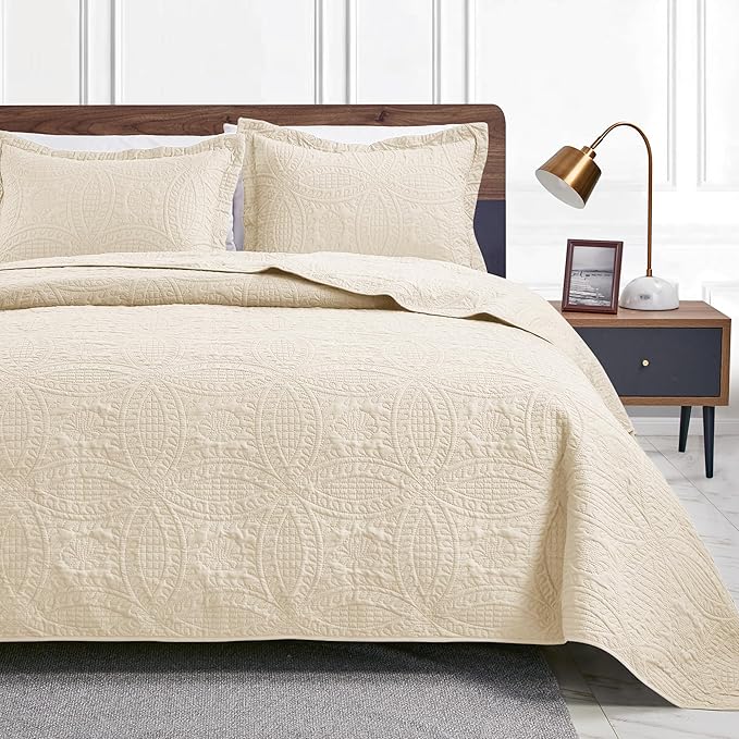 Love's cabin Oversized King Size Quilt Bedding Set Beige Bedspreads - Oversized King Lightweight Bedspread Comforter - Coin Pattern Coverlet for All Season - 3 Pieces (1 Quilt, 2 Pillow Shams)