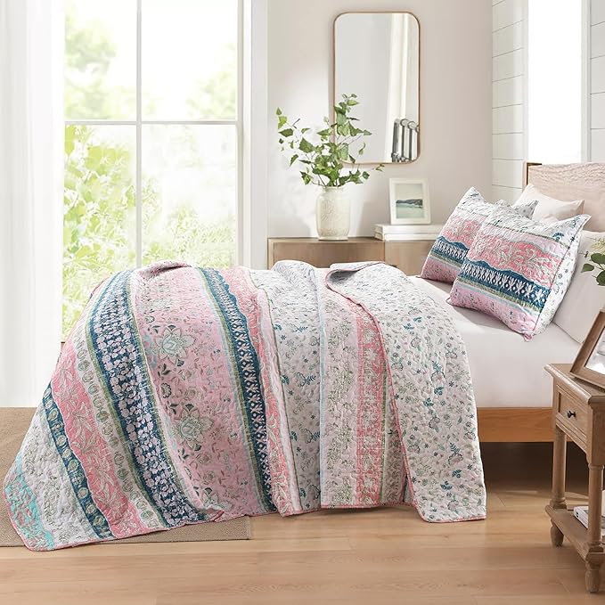 Boho Style King Quilt Set Pink Bohemian Floral Strip Quilt Beddding Set, Soft and Lightweight Bedspread for All Season, Oversize King Bed Coverlet with 2 Matching Pillow Shams (3 Pieces)