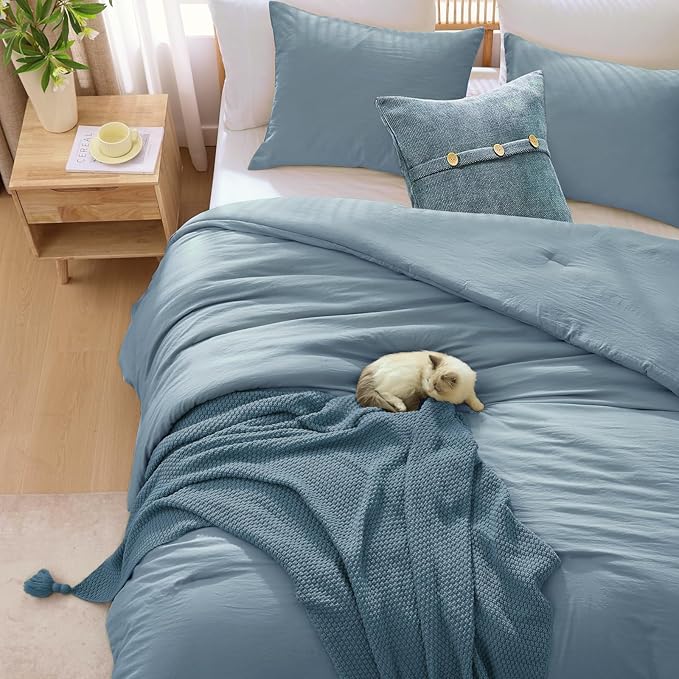 WRENSONGE King Size Comforter Set - 3 Pieces Dusty Blue Comforter Prewashed Soft Lightweight for All Seasons,Fluffy Down Alternative Comforter King Size with 2 Pillow Shams