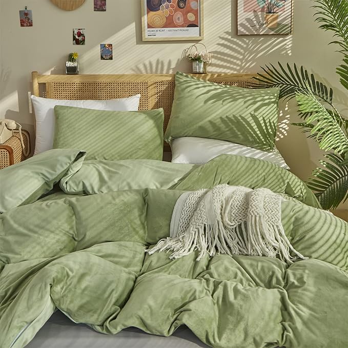 Houseri Sage Green Velvet Comforter Set Twin Girls Boys Kids Light Green Fluffy Bedding Warm Micromink Sherpa Comforters Soft Comfy Grass Green Lightweight Flannel Fuzzy Plush Dorm Bed Quilts Twin