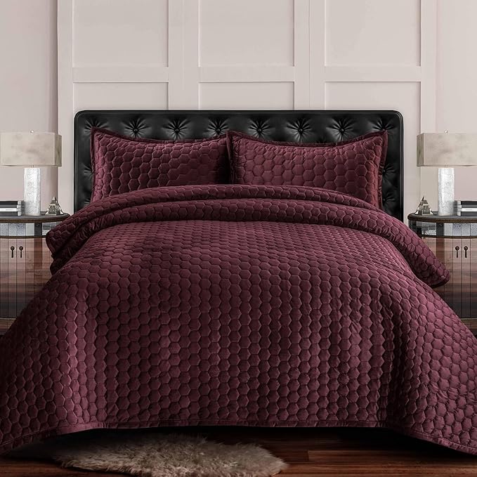 Tribeca Living Lugano Oversized Velvet Quilt Set - All Season, Extra Large, 3 Piece Queen Size Comforter Set with 2 Pillow Shams in Plum Honeycomb Pattern 260GSM