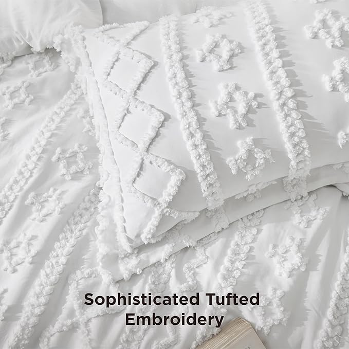 Bedsure Tufted Boho Comforter Set Twin Size - Bright White Boho Bed Set, GentleSoft™ 2 Pieces Farmhouse Shabby Chic Embroidery Bedding, Gifts for Woman, Soft Jacquard Twin Comforter for All Seasons