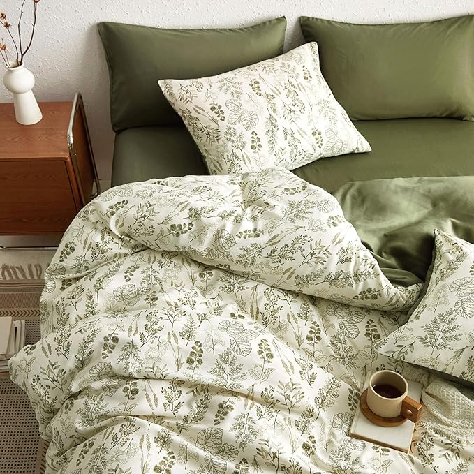 Wake In Cloud - Floral Duvet Cover Set, Botanical Vintage Flower Coquette Cottagecore Aesthetic for Women Teen Girls, Soft Lightweight Bedding, 3-Piece, Olive Green, Full Size