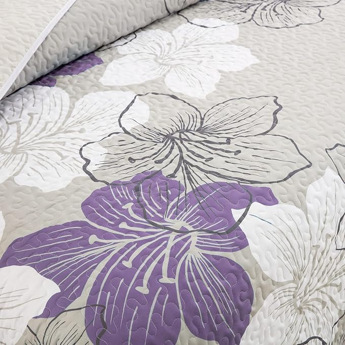 DJY 3 Pieces Quilt Set California King Purple Floral Pattern Quilt Coverlet Set Elegant Lily Bedspread with 2 Pillow Shams Breathable Microfiber Bedding Quilt Set All Season (Purple, 106"x96")