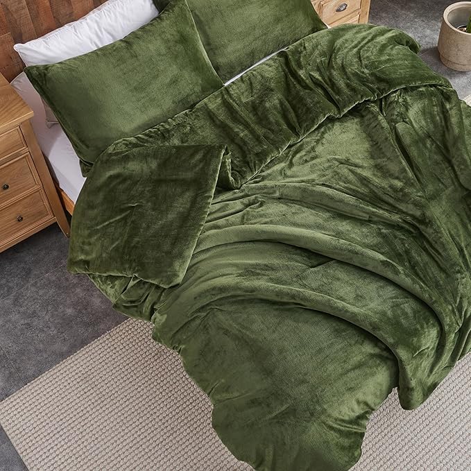 Wajade Queen Size Comforter Set- 3 Pieces Dark Green Bed in A Bag for All Seasons Bedding Set with 1 Comforters and 2 Pillowcases