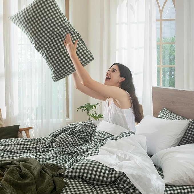 MooMee Bedding Pillowcases Gingham Pack of 2 100% Washed Cotton Linen Like Textured Breathable Durable Soft Comfy (Classic Gingham Forest Green, Queen)
