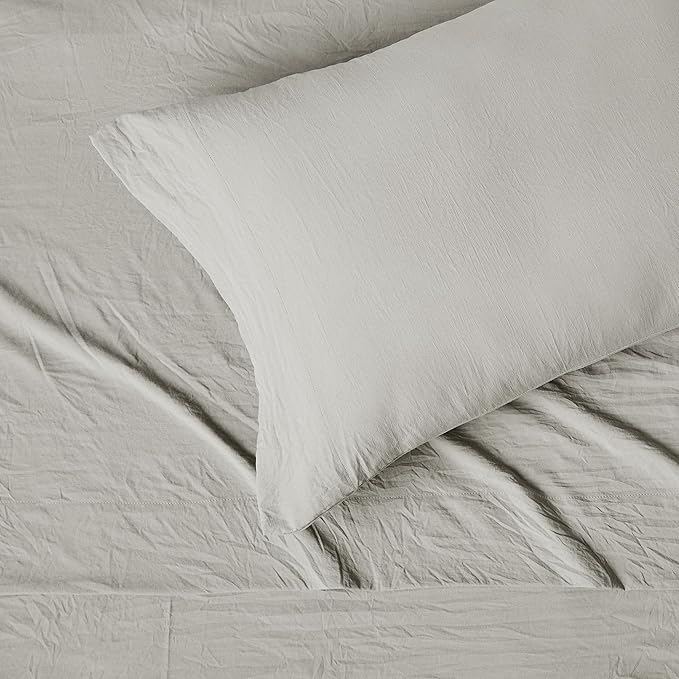 Amazon Basics Twin Bed Sheet, 3-Piece Bedding Set, Double Brushed Microfiber, Ultra Soft, Easy Care, Grey