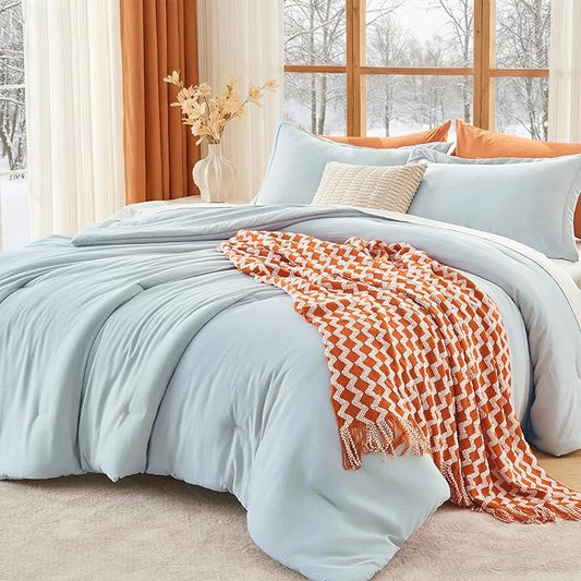 MUXHOMO Queen Comforter Set, All Season Ultra Soft Down Alternative Bedding - 3 Piece Lightweight Bed Set Includes 1 Comforter (90"x90") and 2 Pillow Shams (20"x26"), Lake Blue