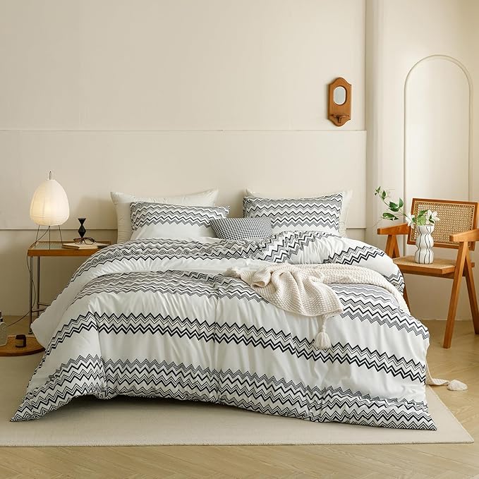 KAREVER Boho Comforter Full Aztec Bedding Set Southwest Theme 3 PCs Bohemian Comforter Set Black Waved Strips Full Size Comforter (80x90 Inches) with 2 Pillowcases (26x26 inches)