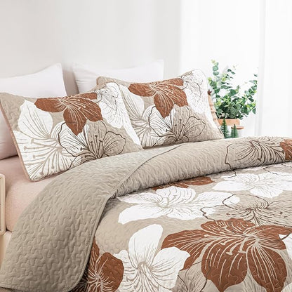 DJY 3-Piece Quilt Set - California King Taupe Boho Floral Pattern Quilt Coverlet Set with 2 Pillow Shams - Lightweight Bedding for Adults (Taupe, 106"x96")