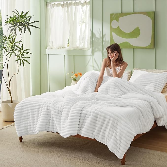 Bedsure King Comforter - GentleSoft™ 3 Pieces Double-Side Fleece Fluffy Bright White Comforter Set, Cozy Striped Room Decor Aesthetic, Luxury King Size Bedding with 2 Pillowcases, 104x90 Inches
