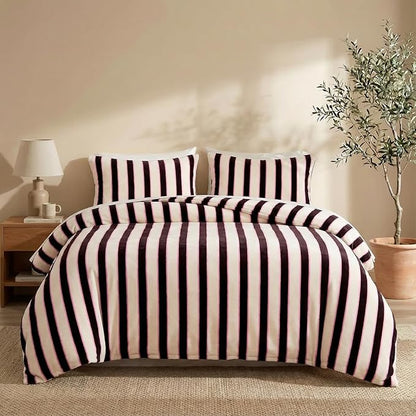 Bedbay Striped King Comforter Set Velvety Fleece Comforter Set Modern Style Striped Beding with 2 Pillowcases Lightweight 3 Pcs Boho Bedding Quilt Farmhouse Fluffy Bed Set for All Seasons