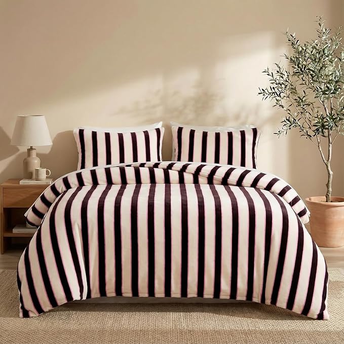 Bedbay Striped Queen Comforter Set Velvety Fleece Comforter Set Modern Style Striped Beding with 2 Pillowcases Lightweight 3 Pcs Boho Bedding Quilt Farmhouse Fluffy Bed Set for All Seasons