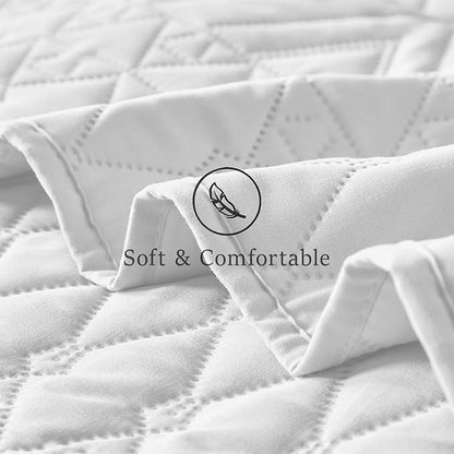 akkialla Full/Queen Size Quilt Bedding Set,White Lightweight Microfiber Soft Bedspread,Modern Style Geoetric Pattern Coverlet Set for All Seasons,3 Piece(1 Quilt,2 Pillow Shams) | Breathable material, Easy care