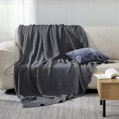 Bedsure Cooling Cotton Waffle King Size Blanket - Lightweight Breathable Summer Blanket of Rayon Derived from Bamboo for Hot Sleepers, Luxury Throws for Bed, Couch and Sofa, Dark Grey, 104x90 Inches