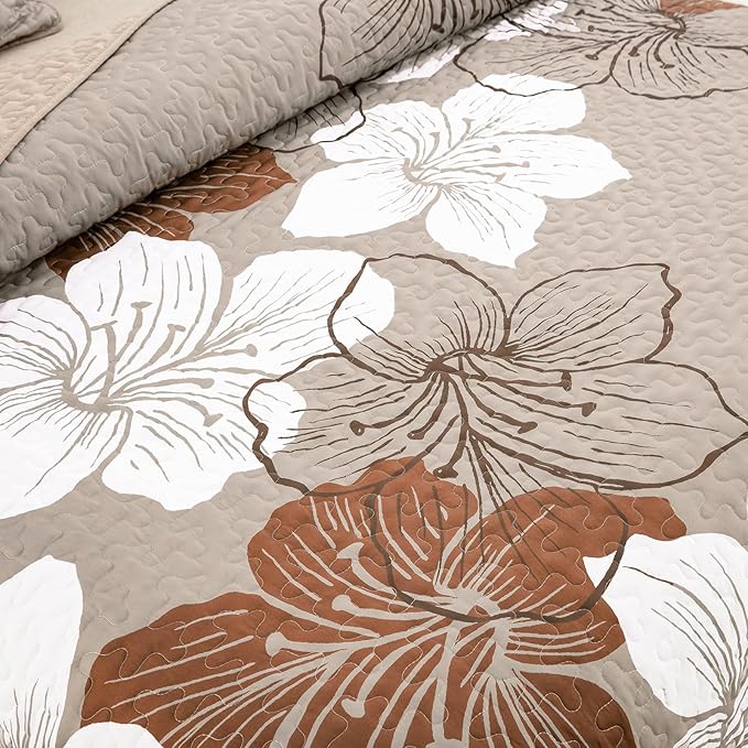 DJY 3-Piece Quilt Set - California King Taupe Boho Floral Pattern Quilt Coverlet Set with 2 Pillow Shams - Lightweight Bedding for Adults (Taupe, 106"x96")