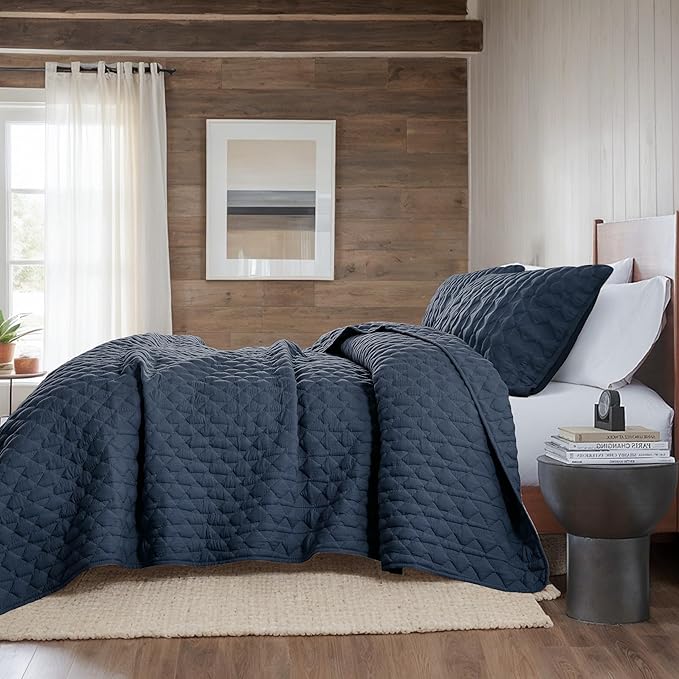 WDCOZY Oversized California Cal King Size Quilt Bedding Sets with Pillow Shams, Navy Blue Lightweight Soft Bedspread Coverlet Bed Cover, All Season Spring Summer, 3 Pieces, 116x106 inches