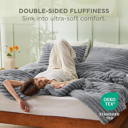 Bedsure King Comforter - GentleSoft™ 3 Pieces Double-Side Fleece Fluffy Grey Comforter Set, Cozy Striped Room Decor Aesthetic, Luxury King Size Bedding with 2 Pillowcases, 104x90 Inches