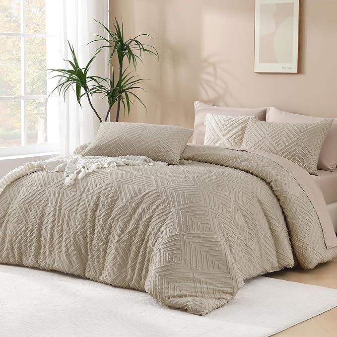 Andency Oatmeal Queen Comforter Set, Lightweight Fluffy Boho Bedding Comforter Set, 3 Pieces Tufted Farmhouse Shabby Chic Bed Set for All Seasons (1 Comforter 90x90In, 2 Pillowcases)