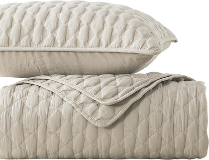 WDCOZY Light Beige Oversized California Cal King Size Quilt Bedding Set with 2 Pillow Shams, Lightweight Soft Bedspread Coverlet Bed Cover for All Season, 3 Pieces, 118x106 inches