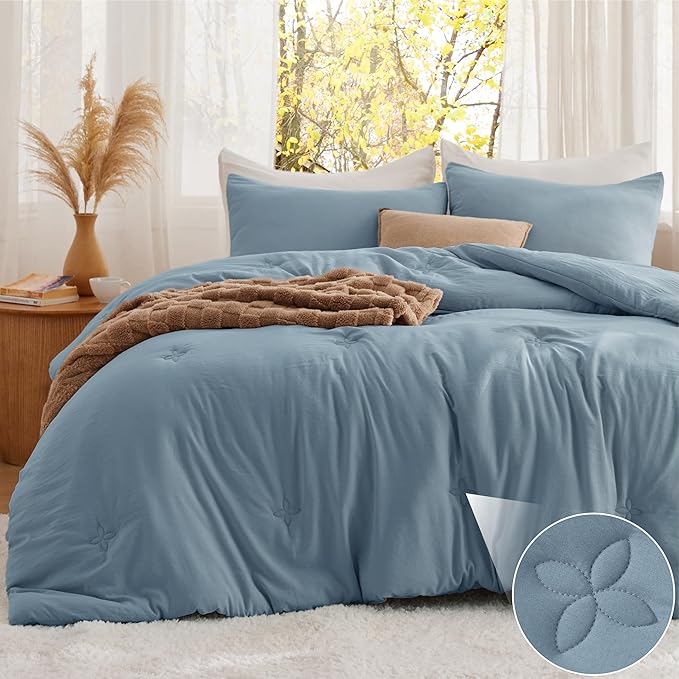 Bedsure Full Size Comforter Set Mineral Blue, Soft Prewashed Full Bedding, Quilted Comforter with Clover Design, Down Alternative Comforter for All Seasons, 3 Pieces Bed Set with 2 Pillow Shams