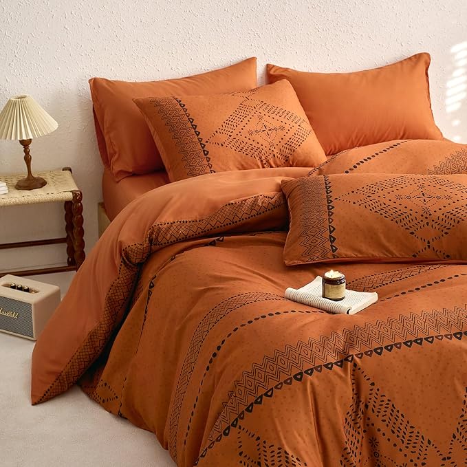 Wake In Cloud - Boho Comforter Set, Farmhouse Bohemian Western Aztec Neutral Aesthetic, Soft Lightweight Bedding, 3 Pieces, Burnt Orange, King Size