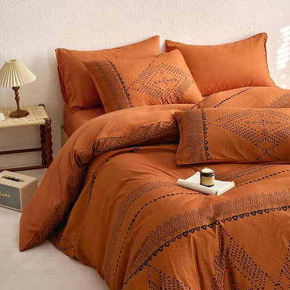 Wake In Cloud - Boho Comforter Set, Farmhouse Bohemian Western Aztec Neutral Aesthetic, Soft Lightweight Bedding, 3 Pieces, Burnt Orange, King Size