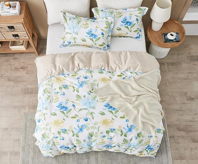 SLEEPBELLA Duvet Cover King, 600 Thread Count Cotton 3pcs Bedding Set Blue Flowers and Green Leaves Printed on White Reversible Comforter Cover