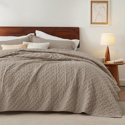 Bedsure Quilts Queen Size - Lightweight Bedspreads Queen Size with Basket Weave Pattern, Soft Quilt Bedding Set, Taupe Comforter Set Coverlet for All Seasons with 2 Pillow Shams (90" x 96") | Skin-Friendly Soft, All-Season Comfort, Breathable, Lightwei...