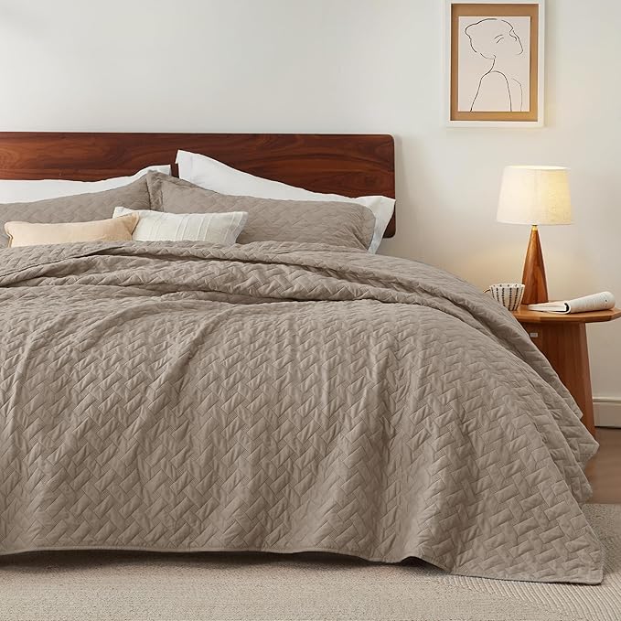 Bedsure Quilts King Size - Lightweight Bedspreads King Size with Basket Weave Pattern, Soft Quilt Bedding Set, Taupe Comforter Set Coverlet for All Seasons with 2 Pillow Shams (106" x 96") | Skin-Friendly Soft, All-Season Comfort, Breathable, Lightweig...