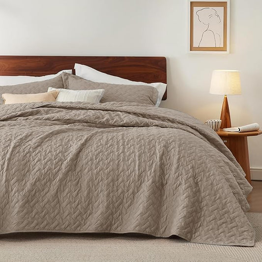 Bedsure Quilts Twin Size - Lightweight Bedspreads Twin Size with Basket Weave Pattern, Soft Quilt Bedding Set, Taupe Comforter Set Coverlet for All Seasons with 1 Pillow Sham (68" x 86") | Skin-Friendly Soft, All-Season Comfort, Breathable, Lightweight...