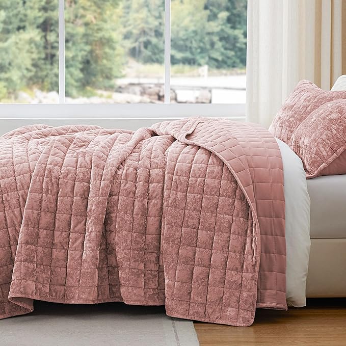 BEDELITE Velvet Quilt Set King Size - Luxury Velvet Comforter Bedding Set 3 Pieces, Soft Cozy Shiny Dusty Pink Oversized Bedspread Coverlet for All Seasons with 2 Pillow Shams