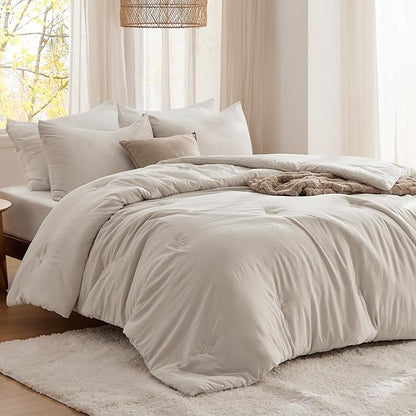 Bedsure Full Size Comforter Set Beige, Soft Prewashed Full Bedding, Quilted Comforter with Clover Design, Down Alternative Comforter for All Seasons, 3 Pieces Bed Set with 2 Pillow Shams