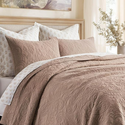 EVERGRACE 100% Cotton Paisley Quilt Set, King Size 3 Piece Set – Prewashed Lightweight Bedspread with 2 Shams, Soft Matelasse Coverlet for All-Season, Dusty Brick (Red Undertones)